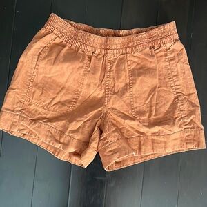 ROOTS- hemp/cotton blend rust shorts (M)